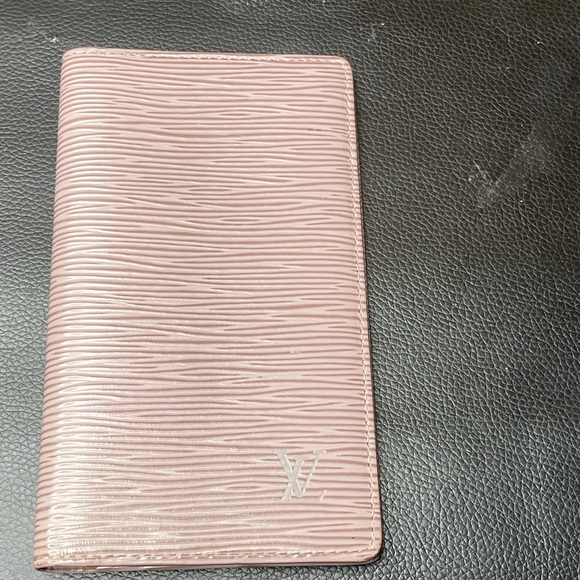 Louis Vuitton Blush Epi Leather Card Holder - Picture 1 of 6